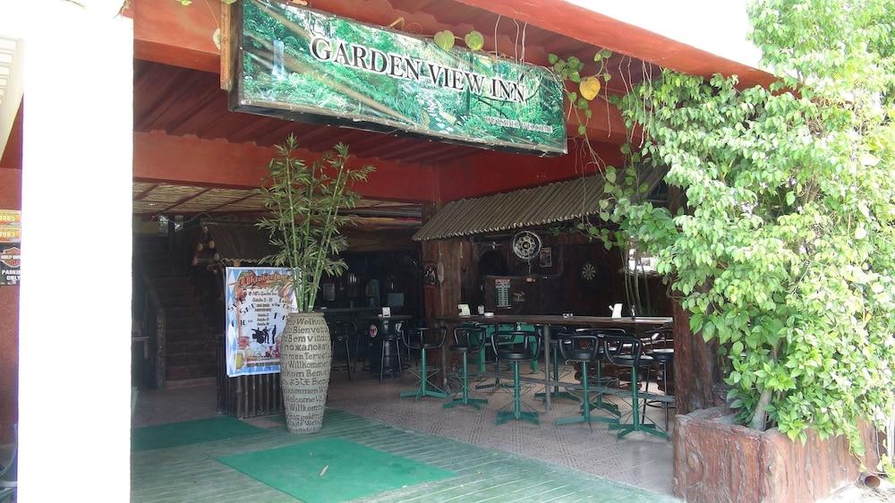 Mb'S Garden Inn Мактан Экстерьер фото