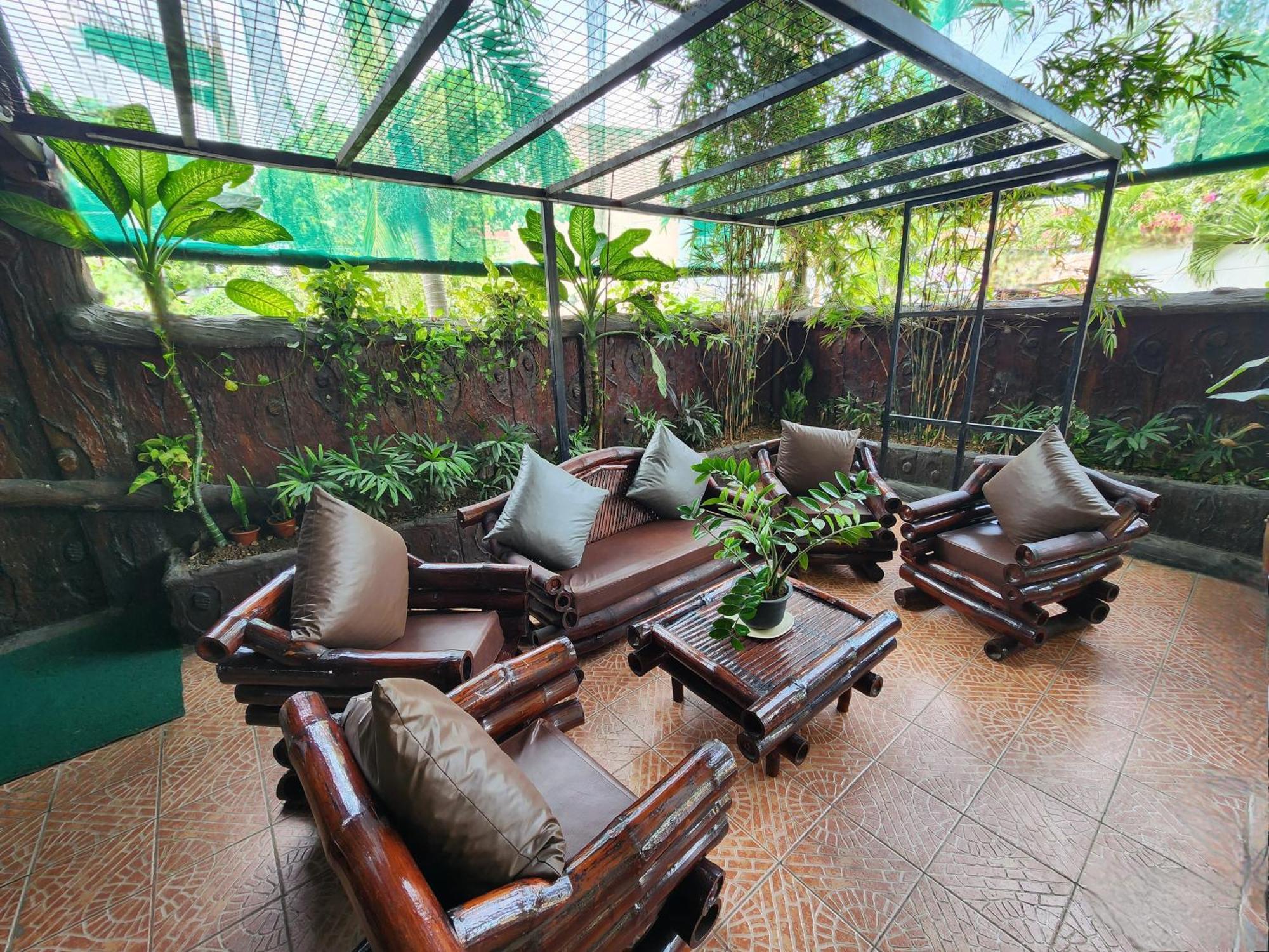 Mb'S Garden Inn Мактан Экстерьер фото